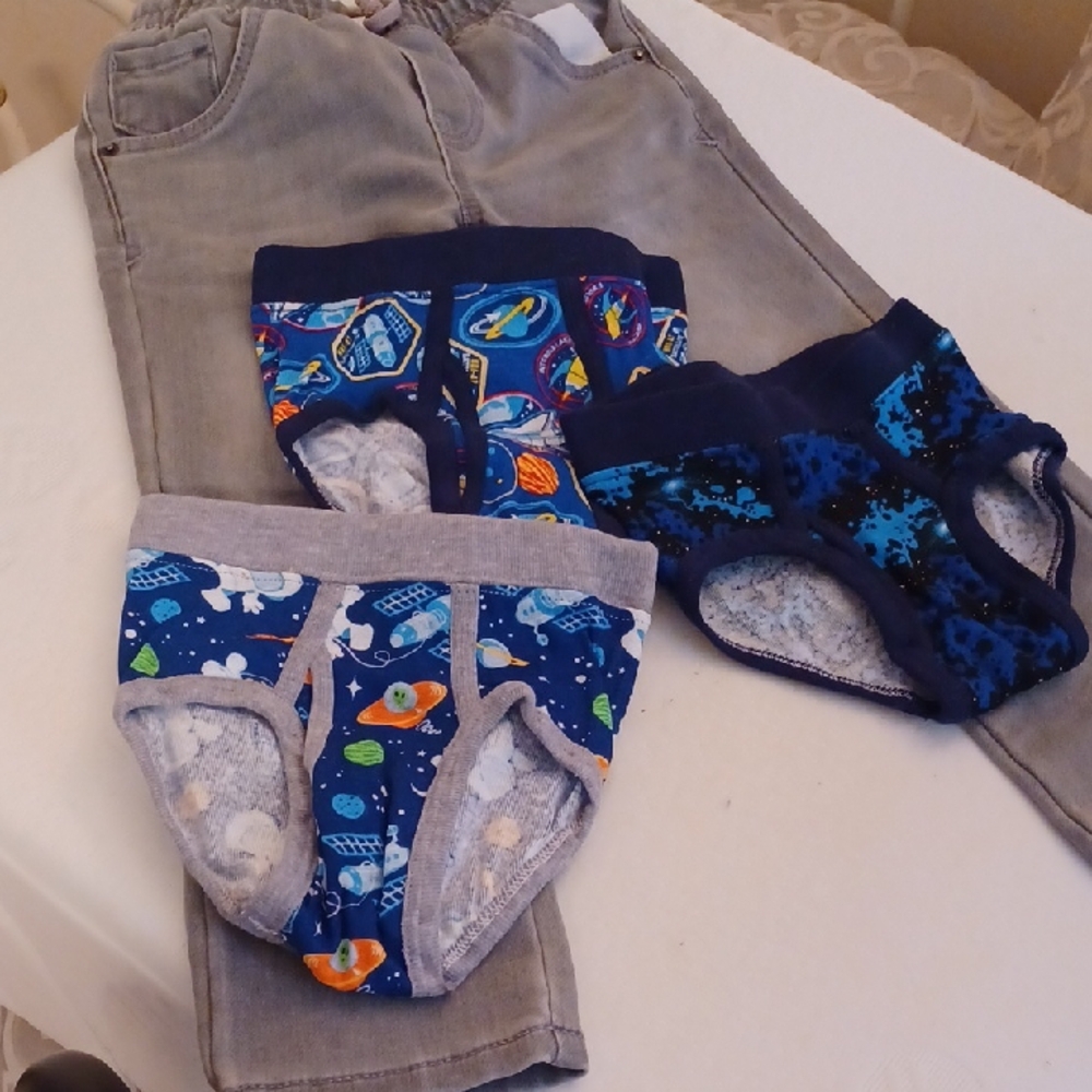 Hanes Space-Themed Kids Underwear Set - Blue and Navy And 1 Pair Of Pants
